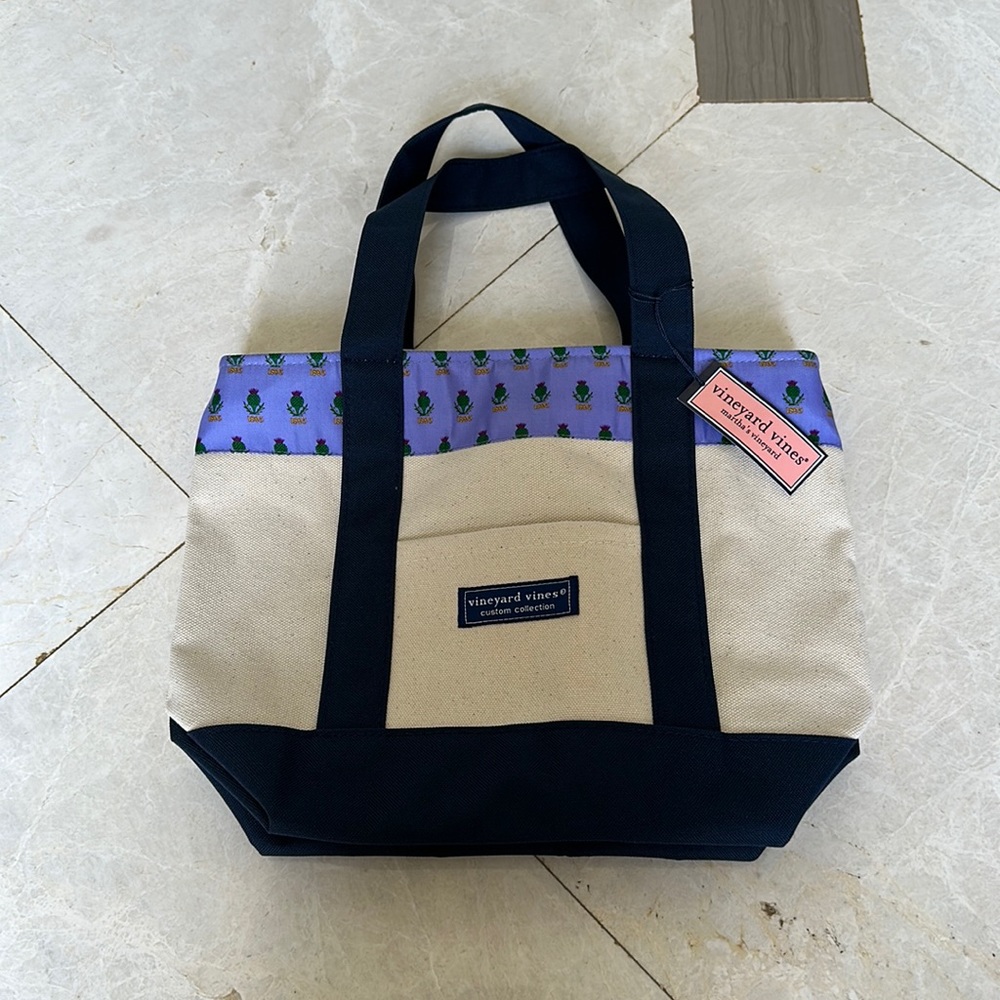 Vineyard Vines brand new beach bag